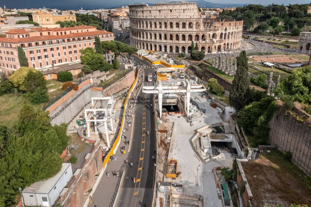 1metropolitana roma linea c stazionecolosseo dji 0909 modifica edited (2025 11 21 13 43 38 utc)