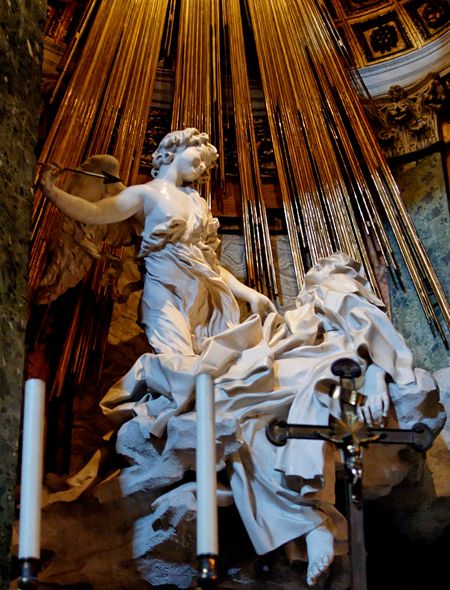 Het interieur van de Santa Maria della Vittoria estase theresia bernini