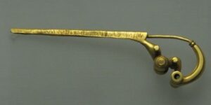 Archief fibula 10