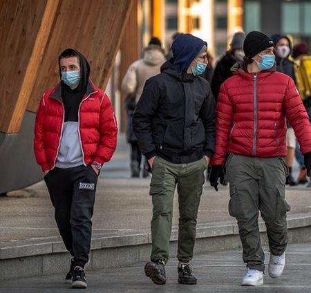 Mondmaskers in openlucht worden overmorgen afgeschaft mondmaskers