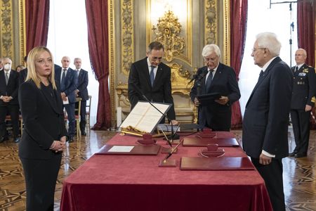 Georgia Meloni legt eed af als eerste vrouwelijke premier van Italië regering meloni1