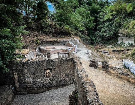 Monumentaal graf ontdekt in Pompei tombepom4