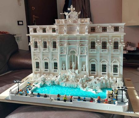 Trevifontein nagebouwd met 20.000 stukjes Lego trevi lego