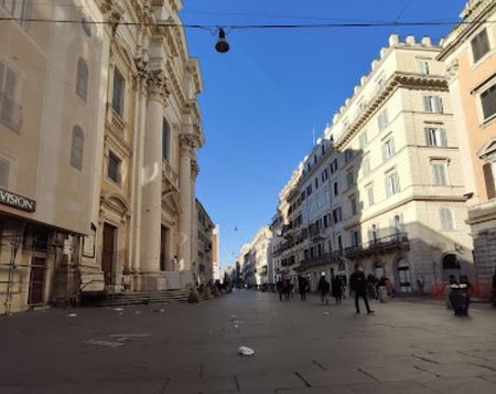 via del corso 6