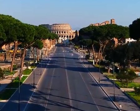 Straatanimatie op de Via dei Fori Imperiali en de Via dei Cerchi viaforileeg