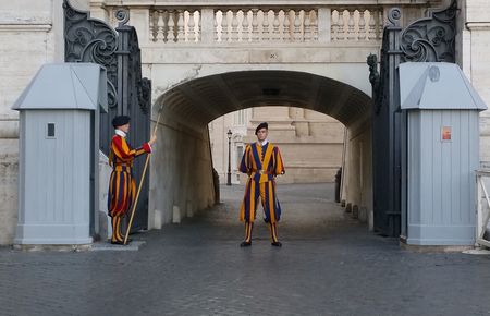 Nieuwe kazerne Zwitserse Garde voorziet ruimte voor vrouwen zwitserse wachters 3